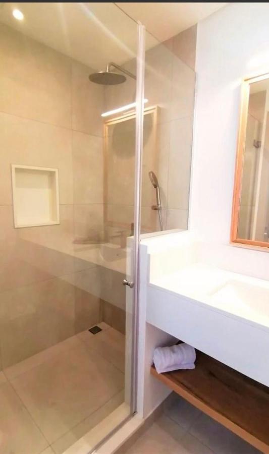 Eastern Blue Beachfront Luxury Apartment Poste Lafayette Extérieur photo